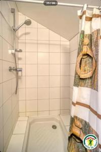 Ένα μπάνιο στο Maison charmante à Plan-de-Baix avec vue montagne. +27 φωτογραφίες