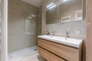 A bathroom at Huswell - Brand new apartment with terrace - pets welcome!