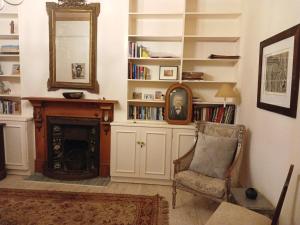 Η βιβλιοθήκη της παραθεριστικής κατοικίας