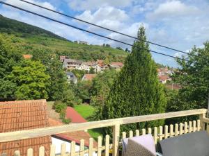 Nespecifikovaný výhled na hory nebo výhled na hory při pohledu z prázdninového domu + 3 fotografie