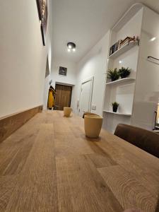 Χώρος καθιστικού στο Studio 1920