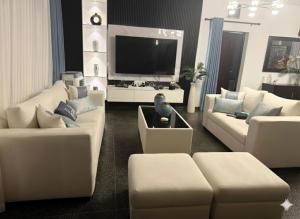 Μια τηλεόραση ή/και κέντρο ψυχαγωγίας στο Bernies Blue Heaven