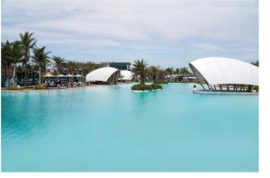 Bazén v ubytování Biệt thự Hồ Tràm 3637 nebo v jeho okolí