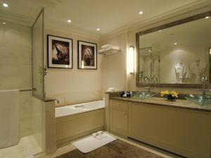 Ένα μπάνιο στο Mövenpick Hotel Al Khobar +186 φωτογραφίες