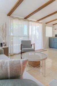 Posezení v ubytování Casa Muela - Holiday house, perfect for two!