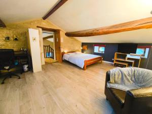 Voodi või voodid majutusasutuse Maison De Vacances 12 Personnes Champniers toas +29 fotot