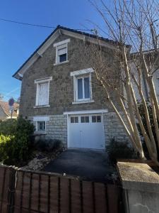 Budova, kde se vila nachází + 18 fotografií