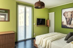 Μια τηλεόραση ή/και κέντρο ψυχαγωγίας στο Ai Binari - Binario 2