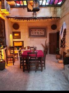 Et opholdsområde på EMKA historic boutique stone house