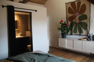 Ένα ή περισσότερα κρεβάτια σε δωμάτιο στο B&B Even Heukelom - Kamer 2