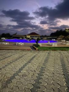 Bazén v ubytování Ngalanka hôtel nebo v jeho okolí