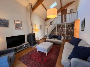 Χώρος καθιστικού στο Gite De Nanteuil, 10-13 Personnes, Piscine