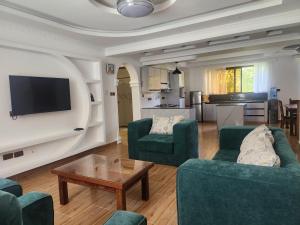 Una cocina o cocineta en Golden Duranta Villas