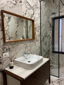 Ένα μπάνιο στο Vila 12