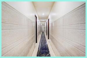 Fotografie z fotogalerie ubytování Hotel Shree Ramlala Devsthanam Near Ram janam Bhoomi Temple 400m- Shri Hanuman Garhi Mandir 500m- Free Wifi-Restaurant and Free parking Facility - Fully Air conditioning Premium Room- Best Hotel In Ayodhya v destinaci Ayodhya