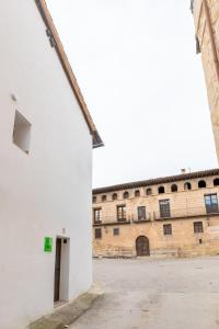 Το κτήριο όπου στεγάζεται  το διαμέρισμα