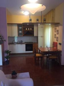 Nhà bếp/bếp nhỏ tại Rifugio tra mare e montagna