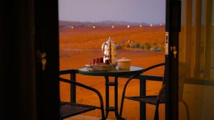 Nápoje v ubytování SAMA Al Areesh Desert Camp