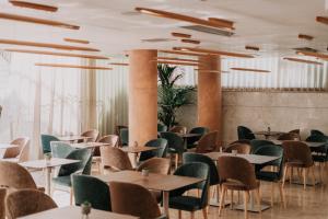 Χώρος καθιστικού στο Reef Hotel & Spa