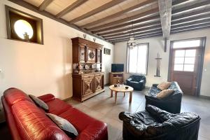 Posezení v ubytování Gîte Le Chauffour -Calme-Famille-WIFI-Billard