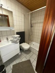 Et badeværelse på Practical Monteurzimmer 4