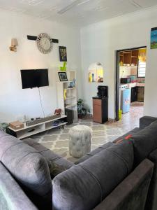 Μια τηλεόραση ή/και κέντρο ψυχαγωγίας στο RainesHouse