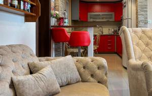 Χώρος καθιστικού στο Stunning Home In Lovorje With Private Swimming Pool, Can Be Inside Or Outside