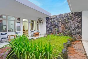 Zahrada ubytování OYO 94802 Hotel Prima