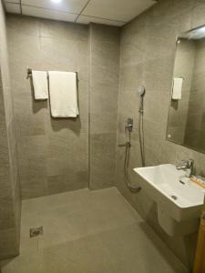 Ένα μπάνιο στο Orbit Stays