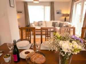 Χώρος καθιστικού στο Loramore