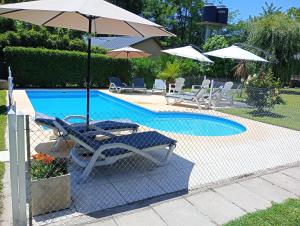 Bazén v ubytování Cabañas Midelem nebo v jeho okolí + 8 fotografií