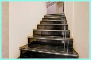 Fotografie z fotogalerie ubytování Hotel The Shivay Palace Near Ram janam Bhoomi - Free Wi-fi and Parking Facilities - Fully Air conditioning Comfortable Room - Best Budget Hotel IN Ayodhya v destinaci Ayodhya