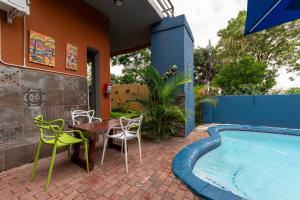 Πισίνα στο ή κοντά στο Woodpecker's Guest House