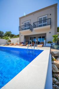 Bassein majutusasutuses Villa Olea Mare ZadarVillas või selle lähedal