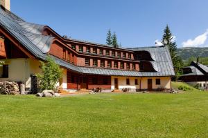 Budova, kde se aparthotel nachází