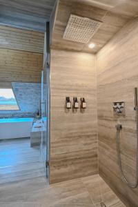 Ένα μπάνιο στο Haus Ehret - Privaten Spa Loft +33 φωτογραφίες