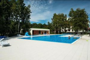 Bazén v ubytovaní Apartament Sedina Osiedle Polanki alebo v jeho blízkosti