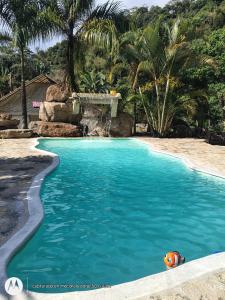 拉米萨Oasis de Colombia的水中的一个游泳池 更多6张照片