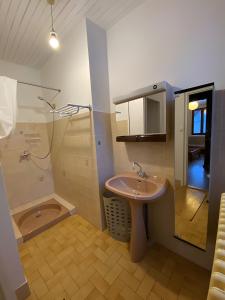 Vannituba majutusasutuses Gîte Crèmouille