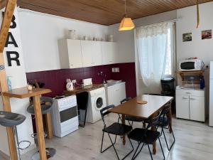 Köök või kööginurk majutusasutuses Gîte Crème +10 fotot