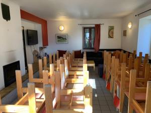 Televiisor ja/või meelelahutuskeskus majutusasutuses Gîte La Renardière