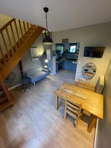 Η κουζίνα ή μικρή κουζίνα στο Gite le Soum, Bain nordique, Sauna