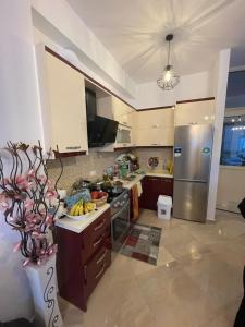 Η κουζίνα ή μικρή κουζίνα στο Villa Hoxha Tepelen