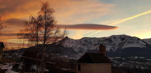 Γενική θέα στο βουνό ή θέα στο βουνό από  αυτό το bed & breakfast +14 φωτογραφίες