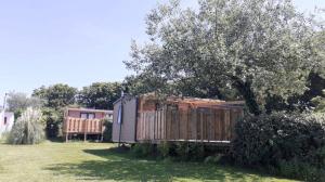 En have udenfor Mobil-home neuf -Au vert du jardin + 2 billeder