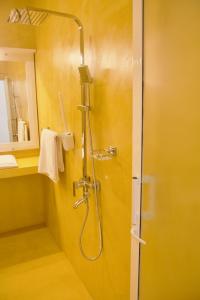 Ένα μπάνιο στο Mirissa Moments Hotel