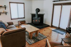 Χώρος καθιστικού στο Mountain Escape in Fraser near Winter Park Trails