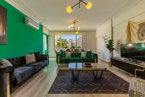 Μια τηλεόραση ή/και κέντρο ψυχαγωγίας στο Melissas Suites Lara