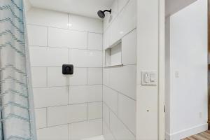 Ένα μπάνιο στο Carriage House Loft +10 φωτογραφίες