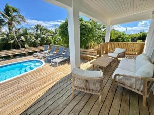 Bassein majutusasutuses Blue For You, 3 bedroom home with pool, Hope Town või selle lähedal